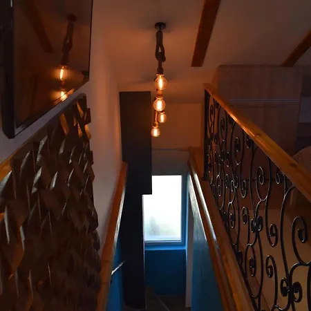 Blue House Apartment *
