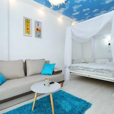 Blue House Apartment *
