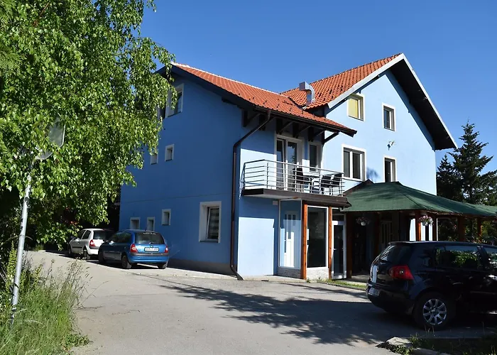 아파트 Blue House