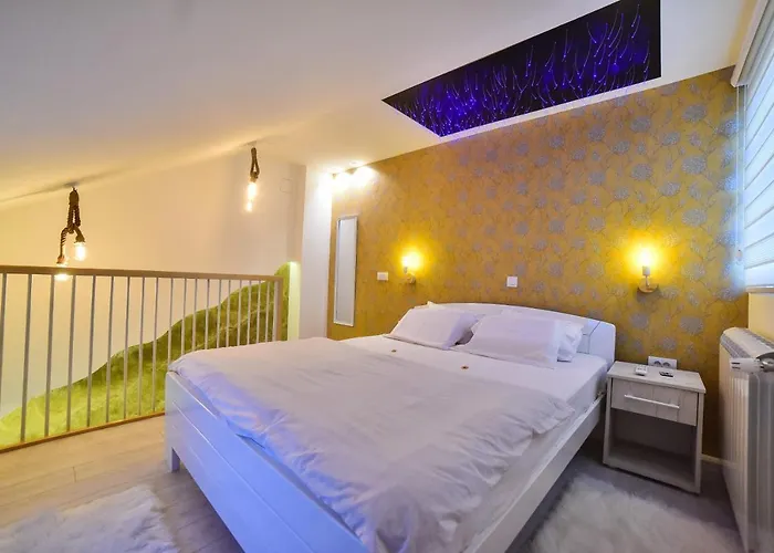 아파트 Blue House